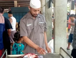 Cacing Hati Ditemukan pada Sapi Kurban di Sokaraja Banyumas dalam Pembagian Daging Kurban di Banyumas.17 Jun 2024