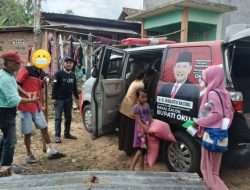 Tiam penggiat sosial Sahabat TeddY Bantu Dua Warga Diantar Pulang Dari Rumah Sakit IBNU SUOTOWO BATURAJA