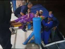 Ambulans Apung Polairud Sigap Evakuasi Ibu Hamil dalam Keadaan Darurat