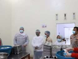 Kapolres OKU Tinjau Dapur Produksi Makan Bergizi Gratis untuk Siswa