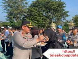 Kapolres OKU Rayakan Ulang Tahun Personel dengan Potong Tumpeng