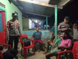 Bhabinkamtibmas Selaru Sambangi Desa Binaanya, Jalin Silaturahmi & Pantau Keamanan