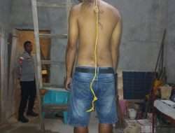 Di temukan mayat seorang pria Gantung Diri di Rumahnya,Setelah Berselisih paham dalam rumah tangga