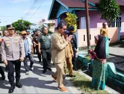 GUBERNUR MALUKU JANJIKAN RENOVASI RUMAH WARGA TERDAMPAK BENTROKAN DI LIANG, MALUKU TENGAH